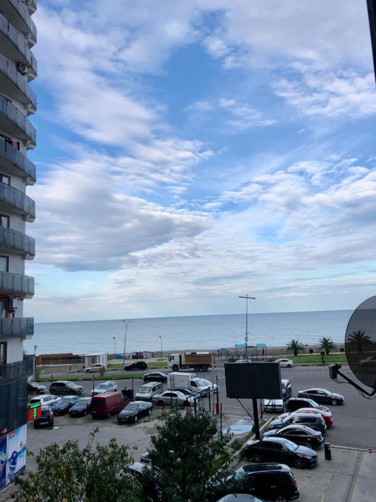 Horizon Batumi Aparthotel Extérieur photo
